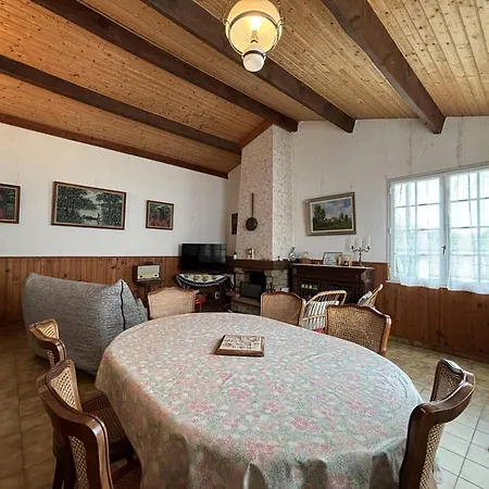 Сasa de vacaciones Maison 4 Pièces Près De La à Saint-denis-d'oléron, Parking Inclus - Fr-1-246a-329 *