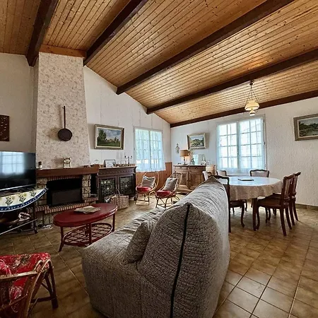 Casa de Férias Maison 4 Pièces Près De La à Saint-denis-d'oléron, Parking Inclus - Fr-1-246a-329