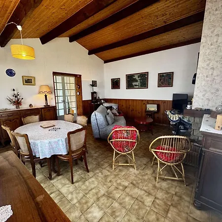 Maison 4 Pièces Près De La à Saint-denis-d'oléron, Parking Inclus - Fr-1-246a-329
